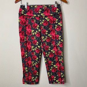 Betsey Johnson Active Capri Leggings Small